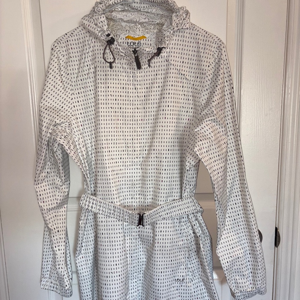 LOLE RAINCOAT🤍 ☔️